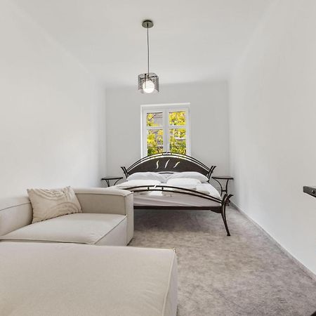 Ah Luxury Old Town Apartment Bratislava Luaran gambar