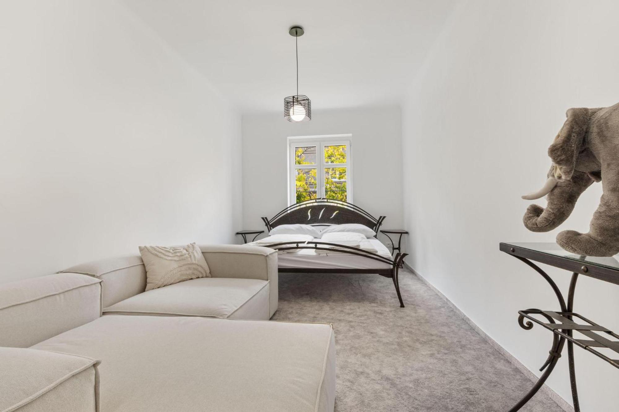 Ah Luxury Old Town Apartment Bratislava Luaran gambar